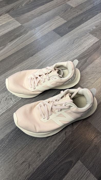 Продам оригинальные кроссовки New Balance