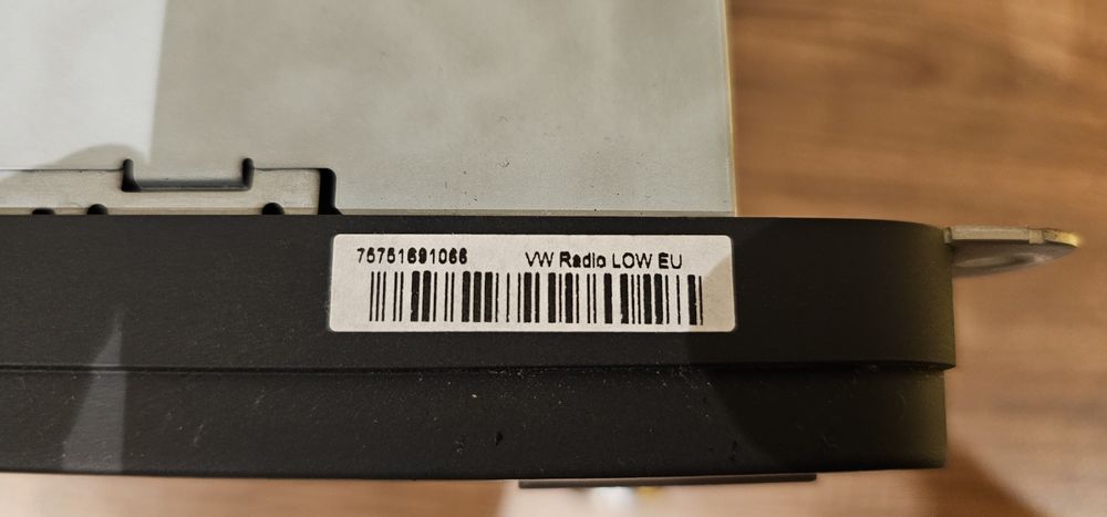 Genuine Original VW Passat RCD 310 CD stereo radio unit.