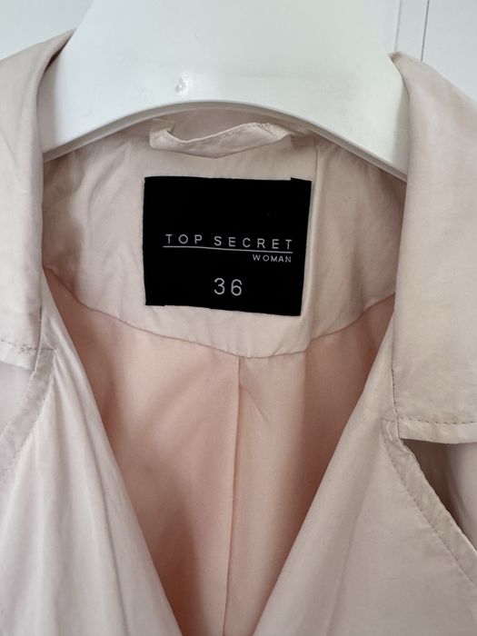 Płaszcz Top Secret 36 damski trencz pudrowy róż z paskiem