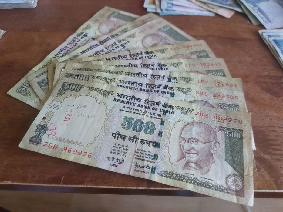 Zestaw banknotów rupii Indyjskiej