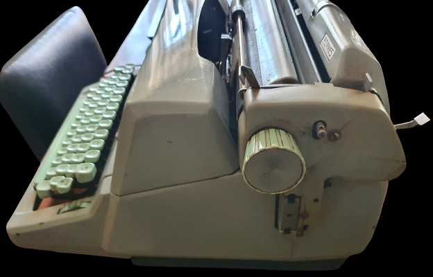 Máquina tradicional de escrever Hermes