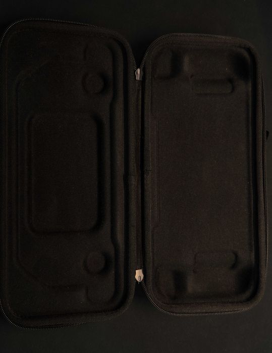 Valve Steam Deck 256gb com estojo rígido de transporte e carregador