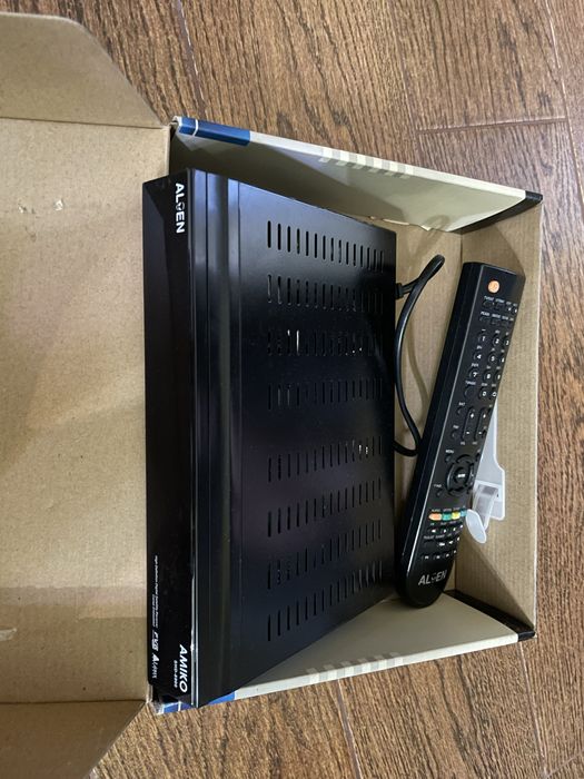 Тюнер Amiko SHD 8900