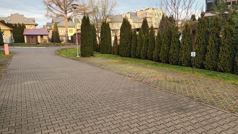 Prywatne miejsce postojowe w Rzeszowie na zamkniętym parkingu
