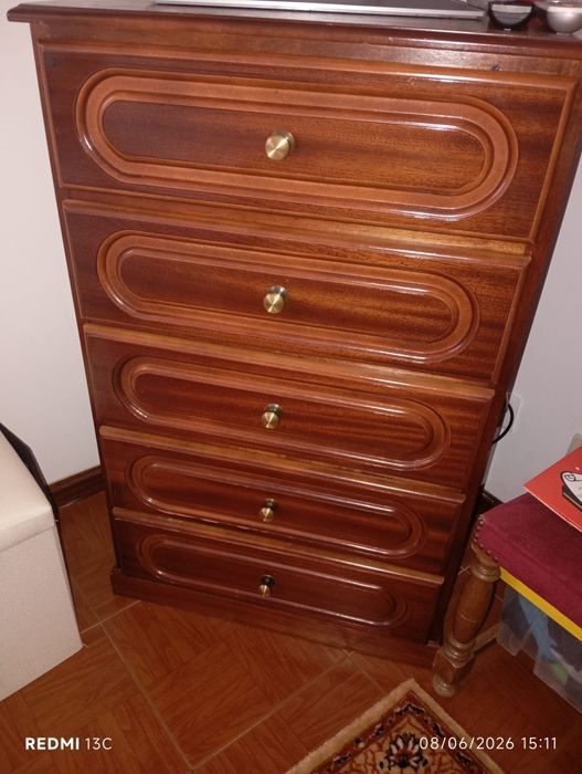 Vendo quarto madeira cerejeira como novo  1000