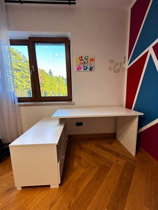 Meblik Uni White – biurko narożne, szafka RTV i komoda