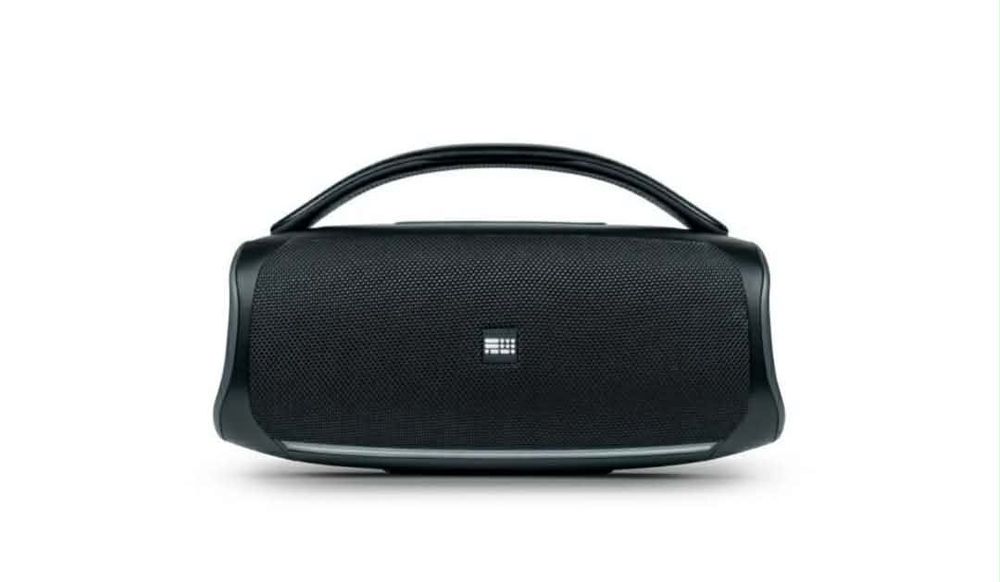 Esta é a coluna sem fios iluminada Bigben Mainstream 4 (PARTYBTMS4), um altifalante portátil Bluetooth.