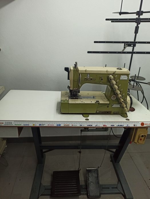 Máquina de quatro agulhas RIMOLDI