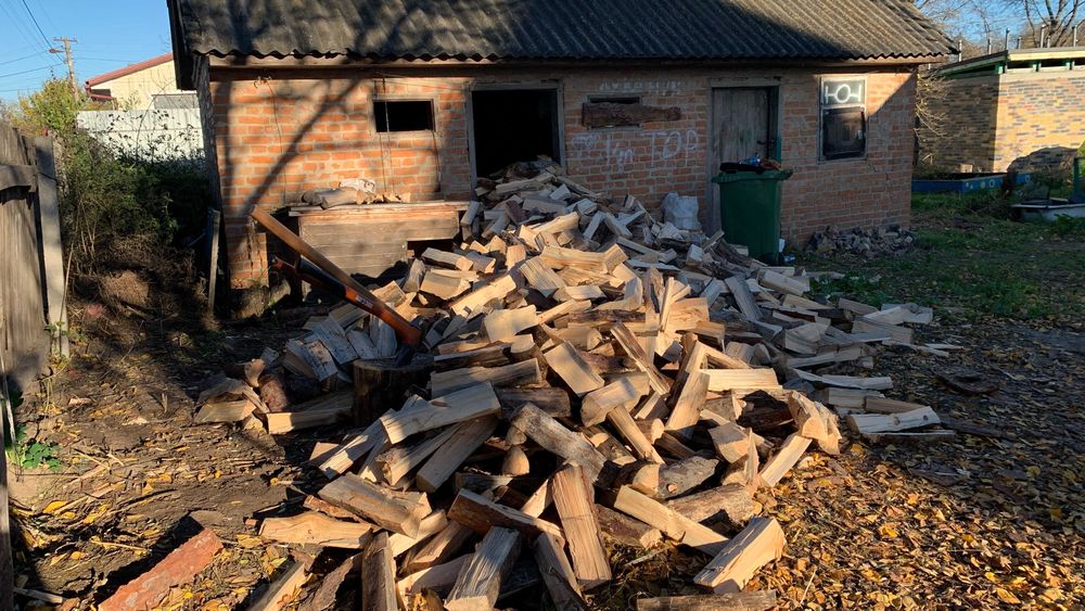 рубати дрова колоти колуном рубаю колоди