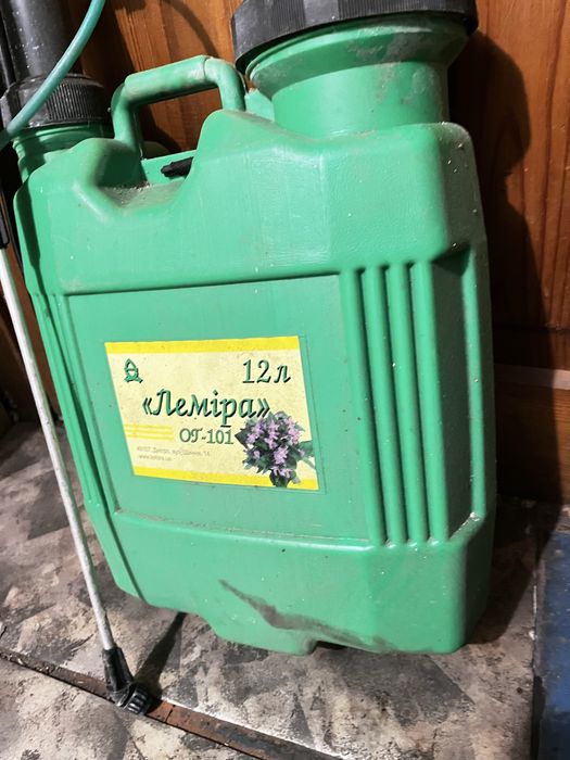 Оприскувач Леміра 12 л. Терміново!!