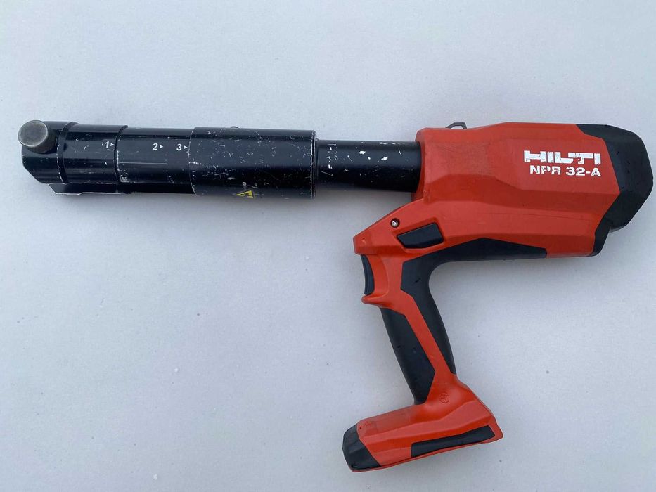 HILTI  zaciskarka do rur NPR 32-A  pistoletowa