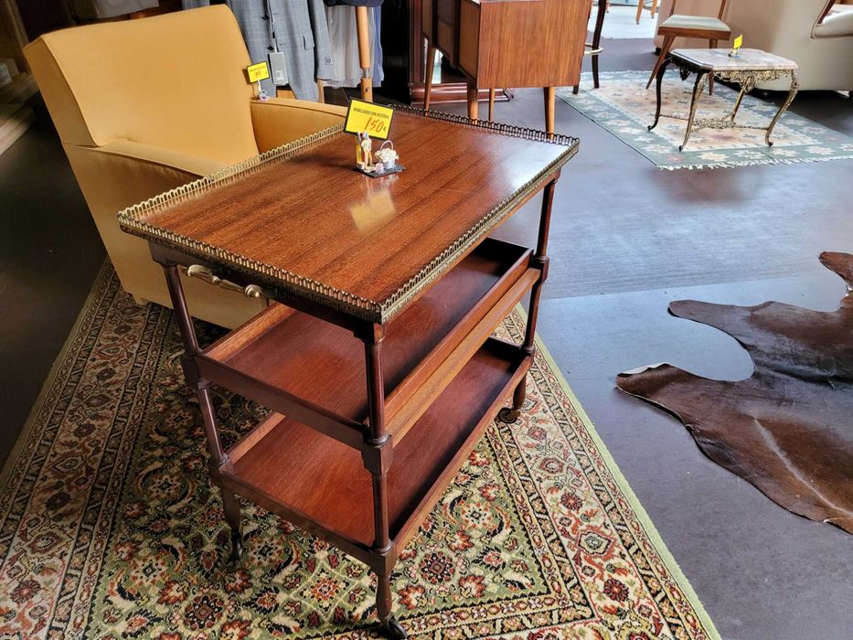 Carrinho de chá antigo em madeira - óptimo estado - Tabuleiro amovível