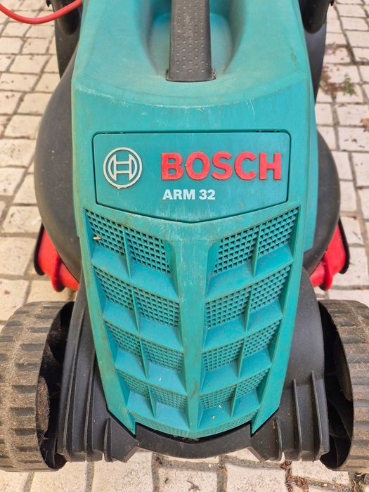 Corta Relvas elétrico 1200w BOSCH Arm 32