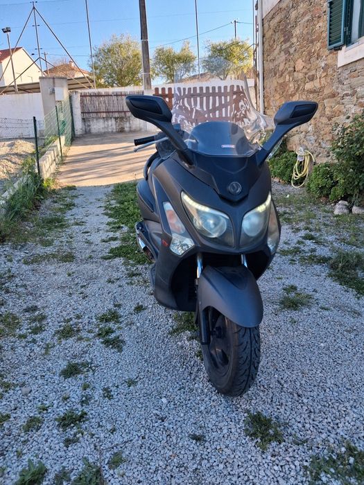 Scooter Sym GTS 125i