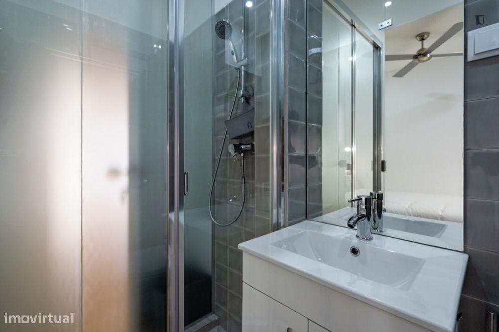 Quarto - localizado em Saldanha Lisbon