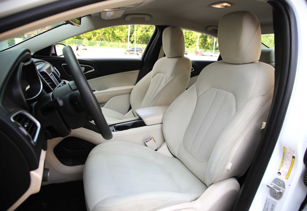 Продам Chrysler 200