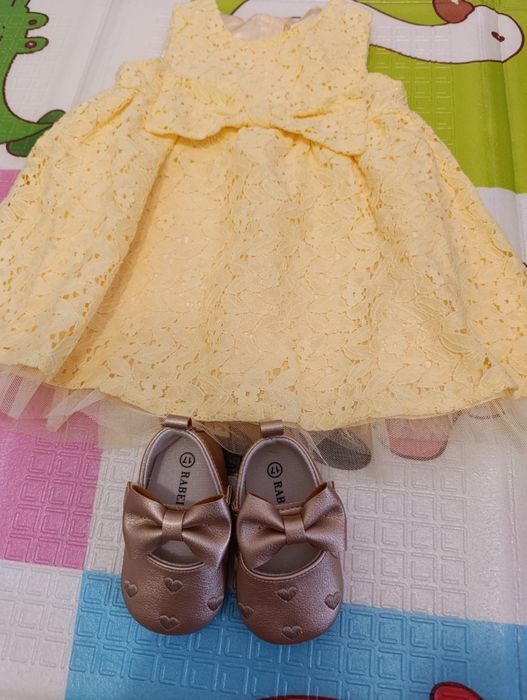 Плаття +пінетки для дівчинки 6-9м