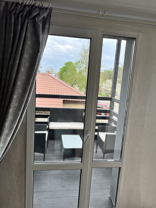 1 Посуточно (сніданки)почасово новострой квартира студия