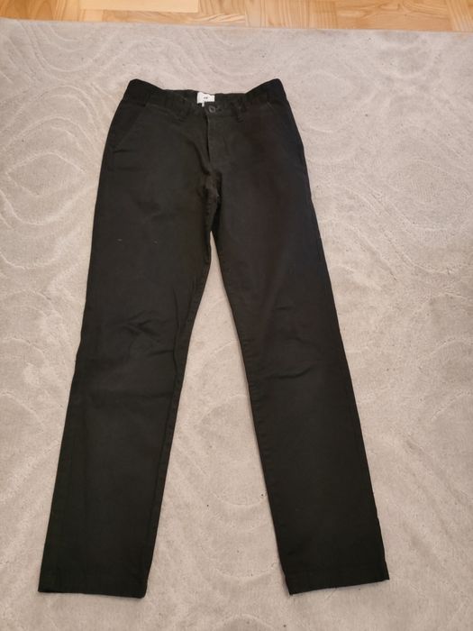 Sprzedam dwie pary spodnie młodzieżowe