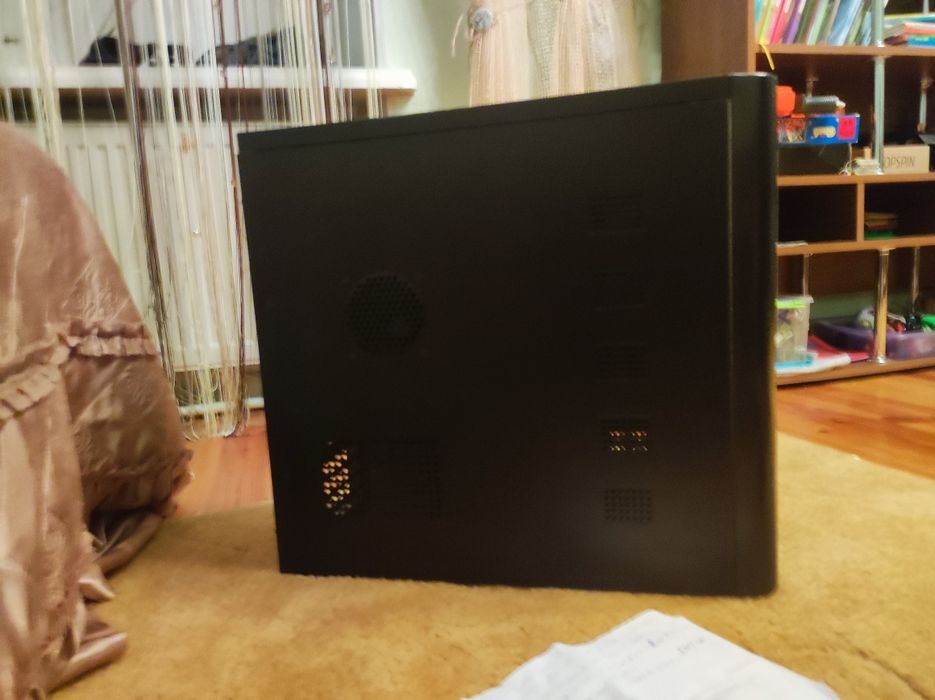 Корпус до комп'ютера