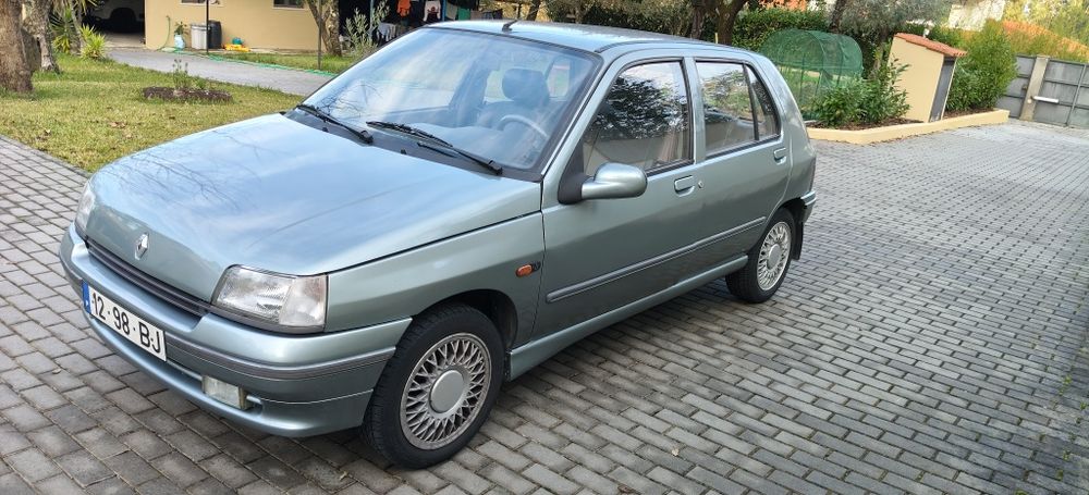 Renault Clio Baccara