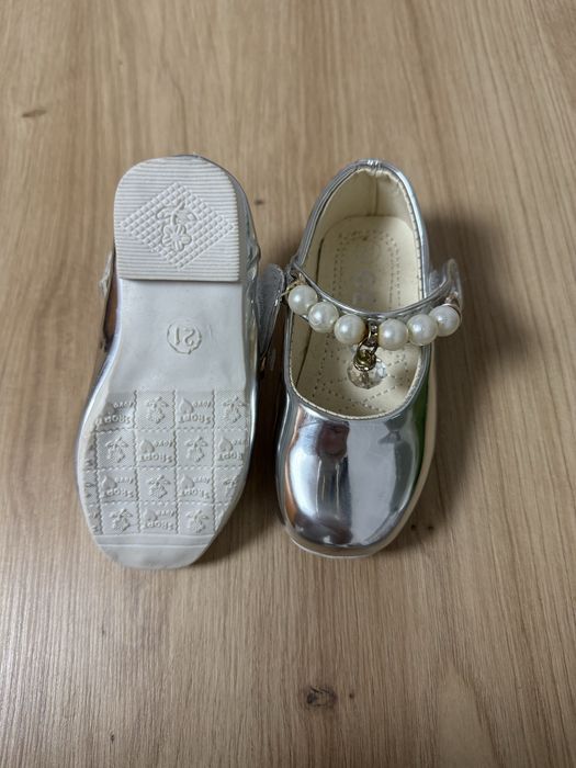 Туфельки, мешти, туфлі дитячі