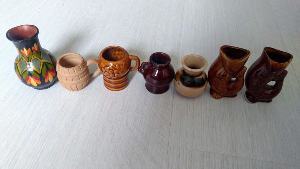 Komplet wazoników, kieliszki rybki, kamionka, porcelit, PRL