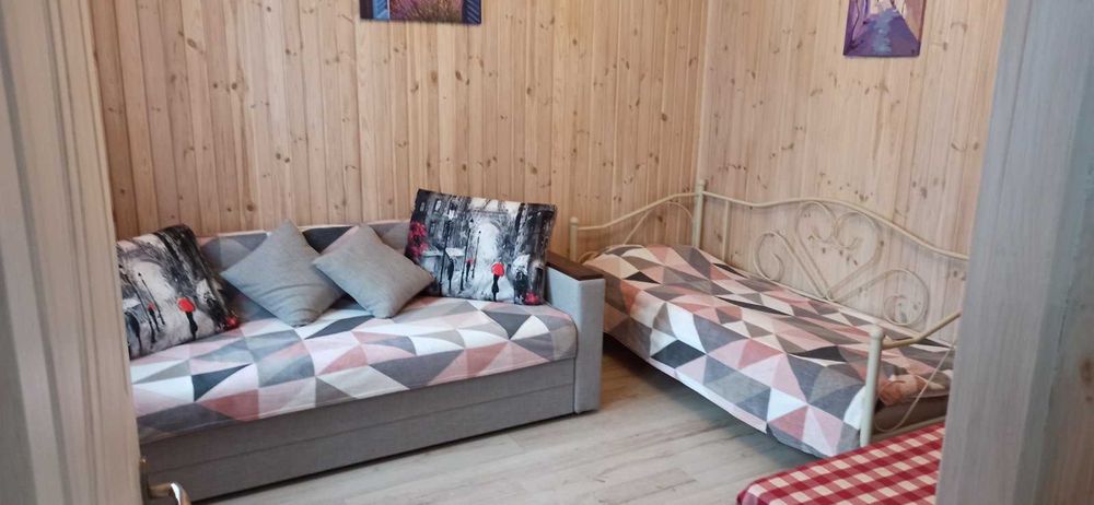 Частина будинку, ел/ен без вимкнень , своє закрите подвір"я