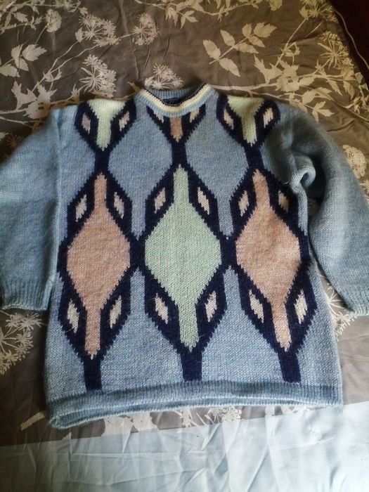 Продам свитер-джемпер