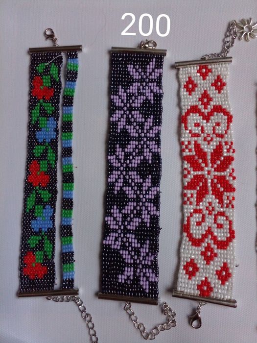 Продаю  браслеты  ручной работы 200 гривен