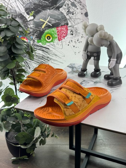 Нові тапочки шльопки Hoka Ora Luxe 42.5 розмір Е12091
