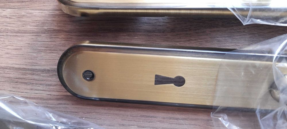 Fechadura / puxadores e dobradiças novos em oxidado frances