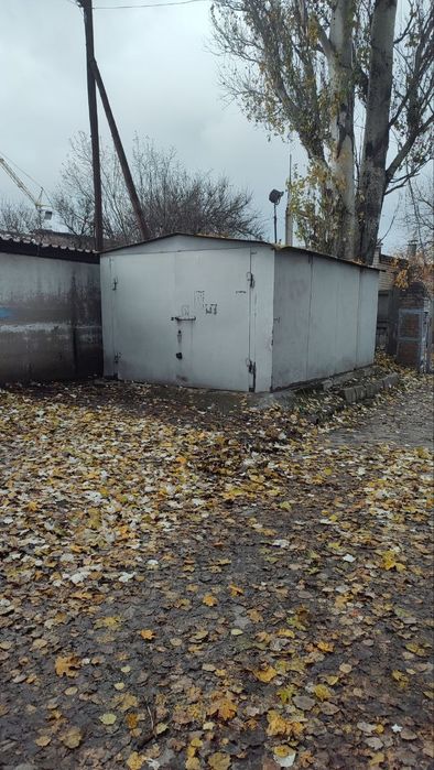 Продам металлический гараж (12 апреля)