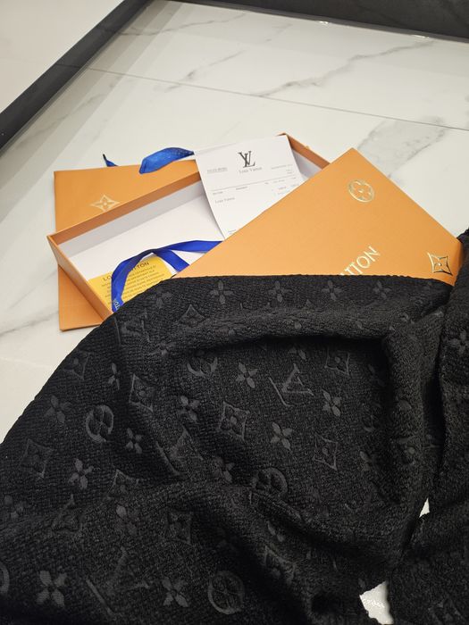 Piękny szalik Louis Vuitton
