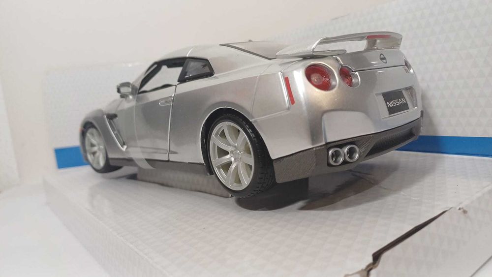 Nissan GTR R35 - Bburago