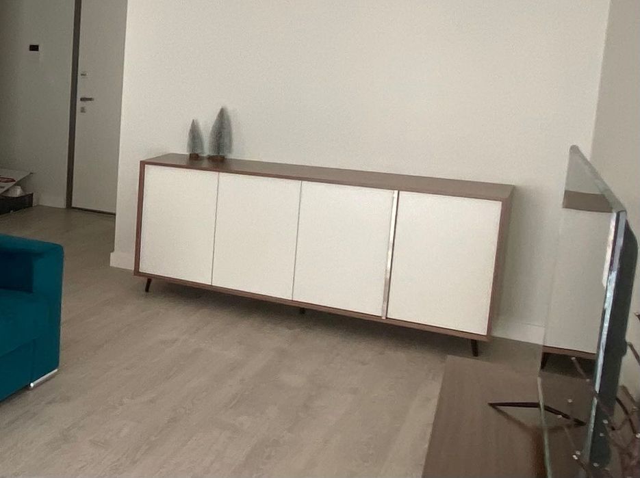 Aparador lacado bege 4 portas
