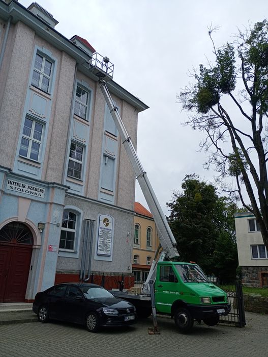 Sprzedam podnośnik koszowy 20 metrów