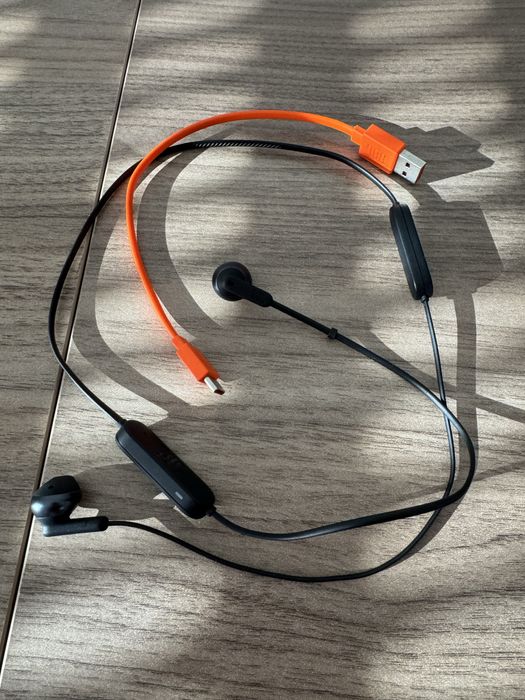 Auriculares JBL Tune 215BT