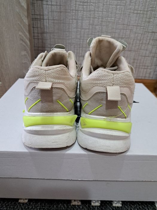 Кросівки 38 розмір