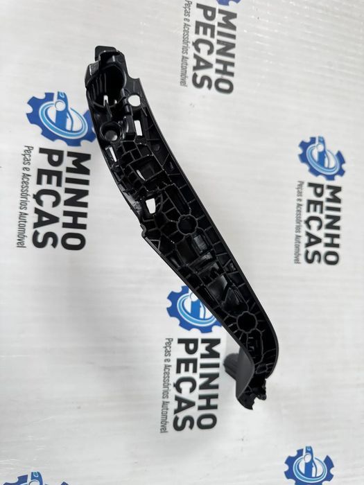 Puxador Traseiro Esquerdo BMW Série 5 (G30/G31/G38/F90) Preto