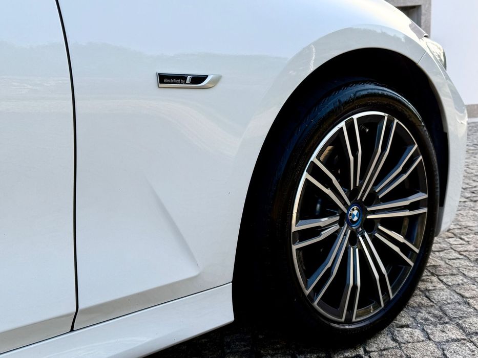 BMW 320e M Package Automatic531667936325806084