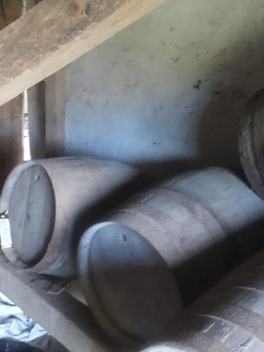 Pipas  em mandeira antiga