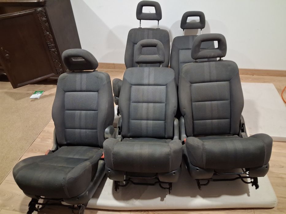 Oddam fotele samochodowe do Sharana