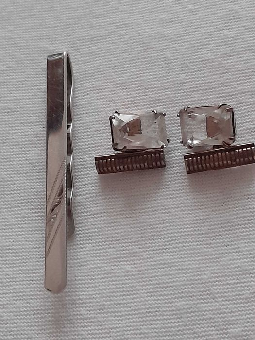 Stylowa srebrna bransoletka z koralem