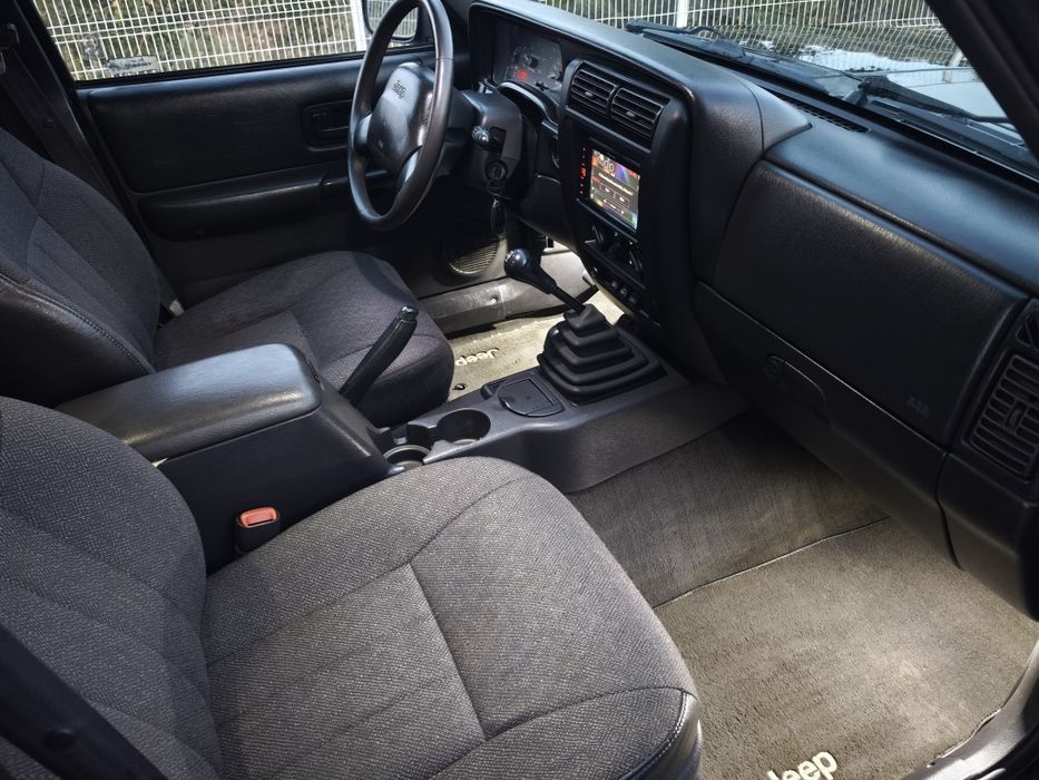 Jeep Cherokee Sport motor tdi PD foto 5