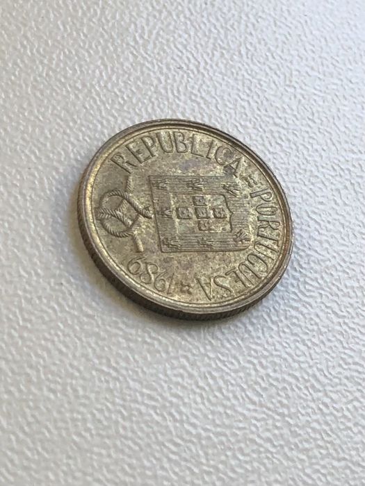 10 escudos (80moedas) 5 escudos (76moedas) e 1 escudo 1989