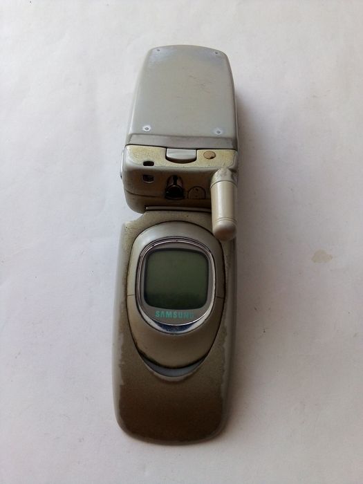Ретро мобільний телефон Samsung SGH-A800