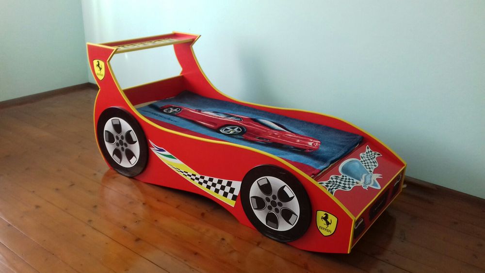 Продається ліжко ручної роботи в хорошому стані