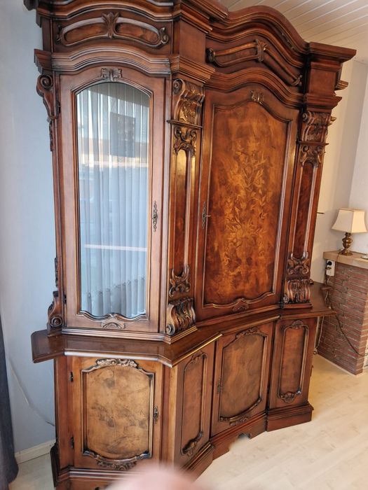 Duży barowy włoski kredens - witryna