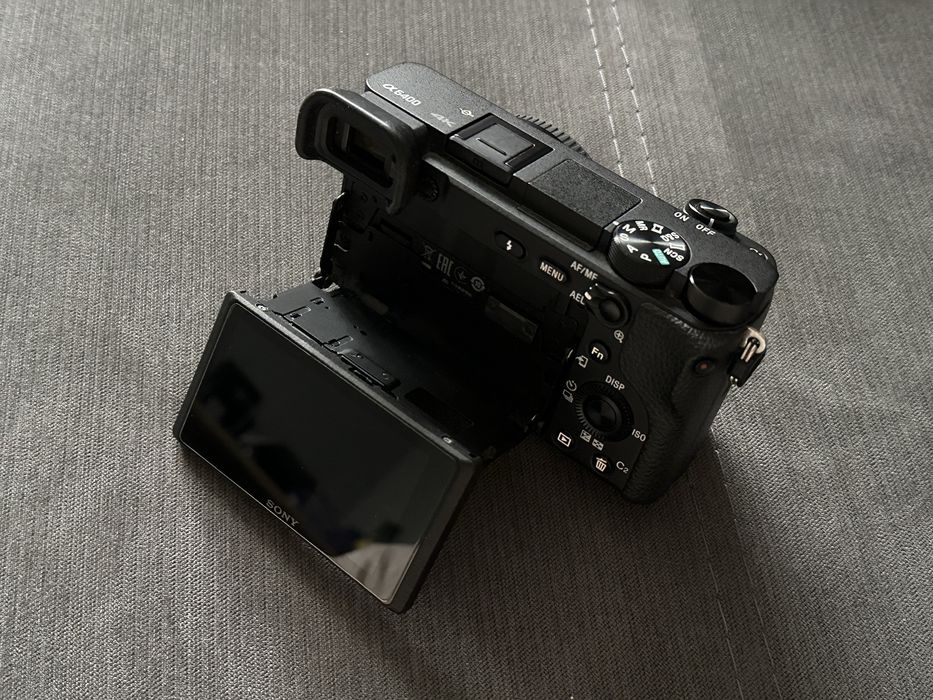 Sony A6400 + Sony 18-105mm F4 G OSS